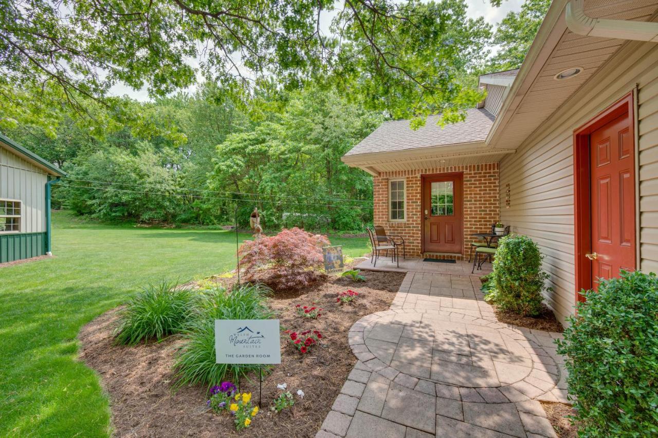 Cozy Garden Room In Welsh Mountain Suites! New Holland Εξωτερικό φωτογραφία